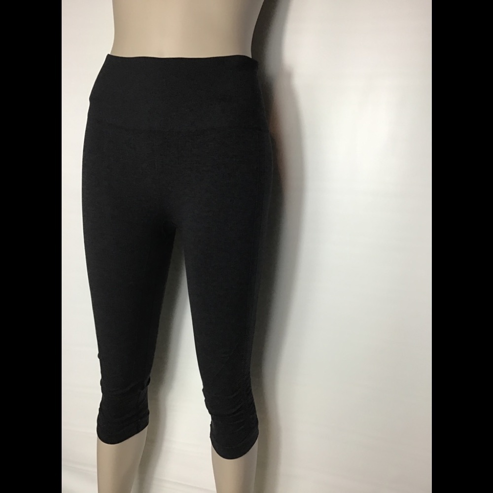 Lululemon ebb to street black crop leggings size 4